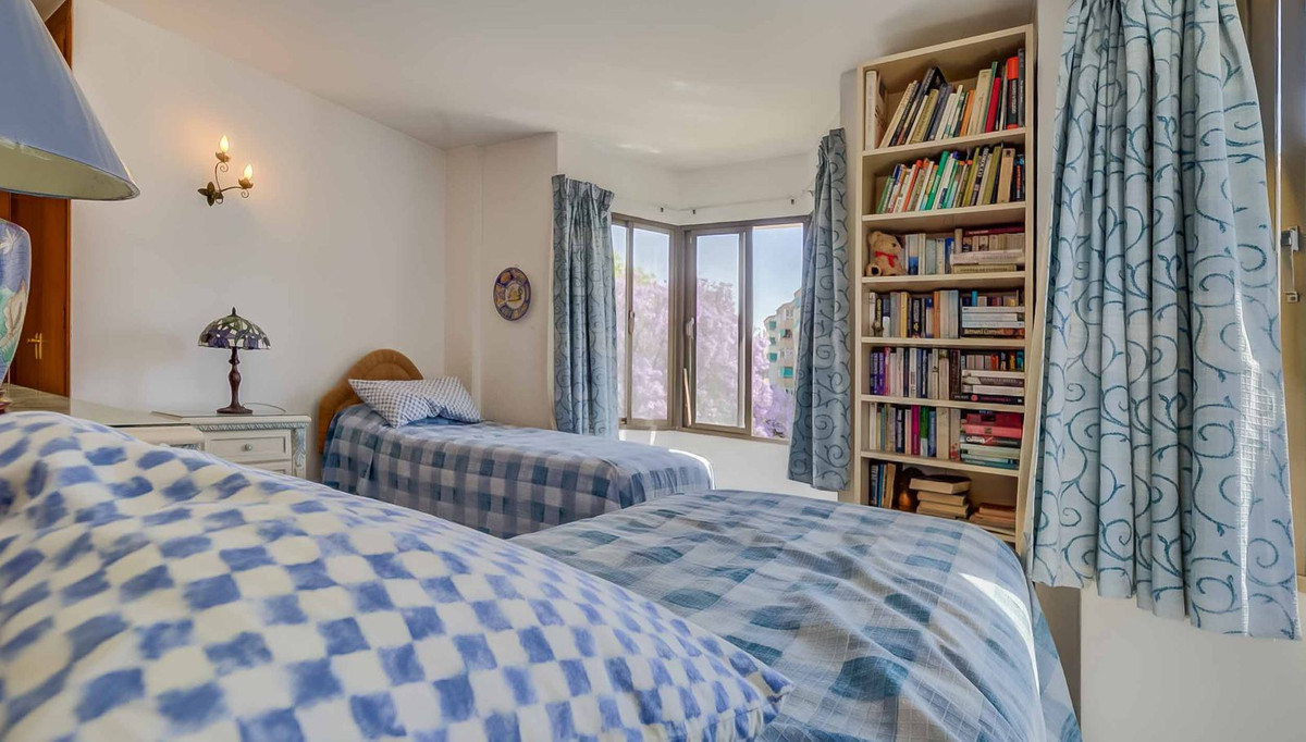 2 Bed Apartment for sale in Fuengirola Costa Del Sol, Málaga, Spain