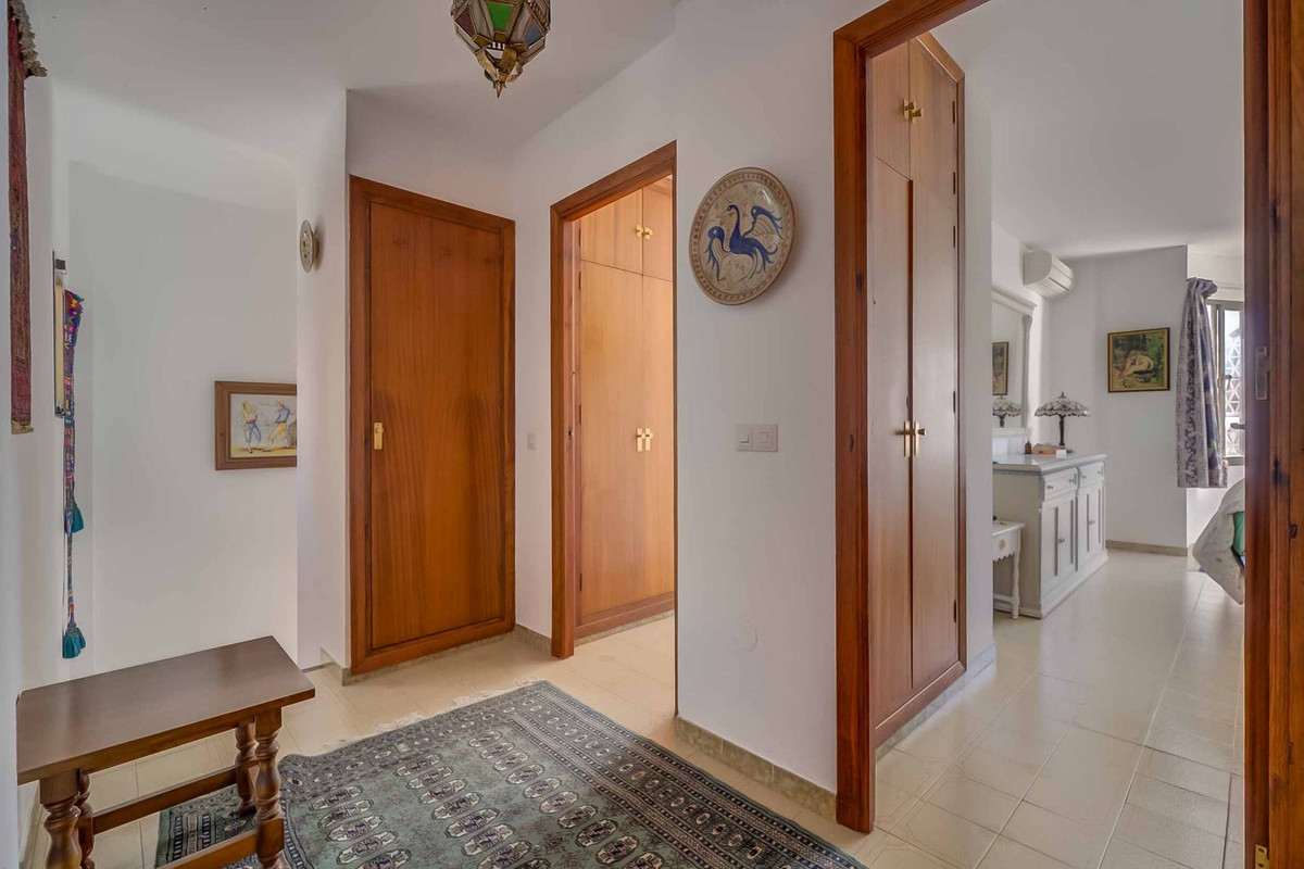 2 Bed Apartment for sale in Fuengirola Costa Del Sol, Málaga, Spain