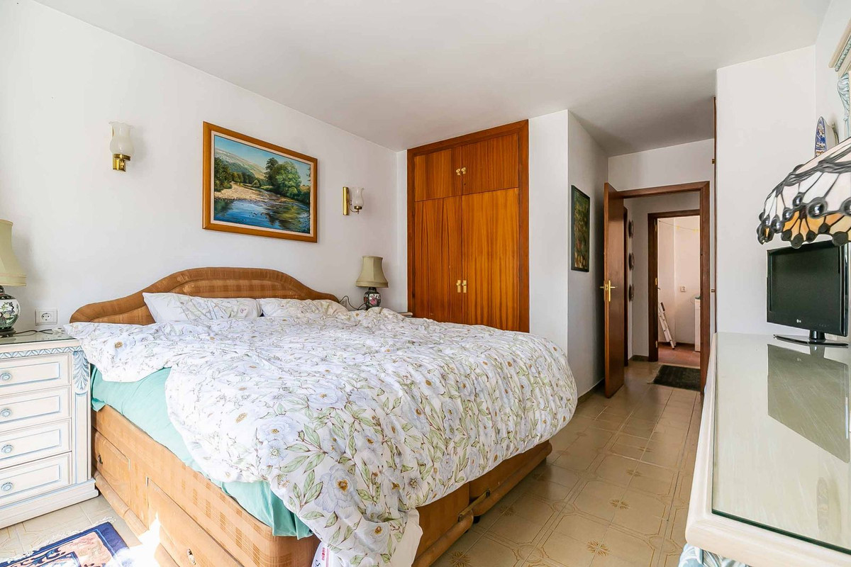 2 Bed Apartment for sale in Fuengirola Costa Del Sol, Málaga, Spain