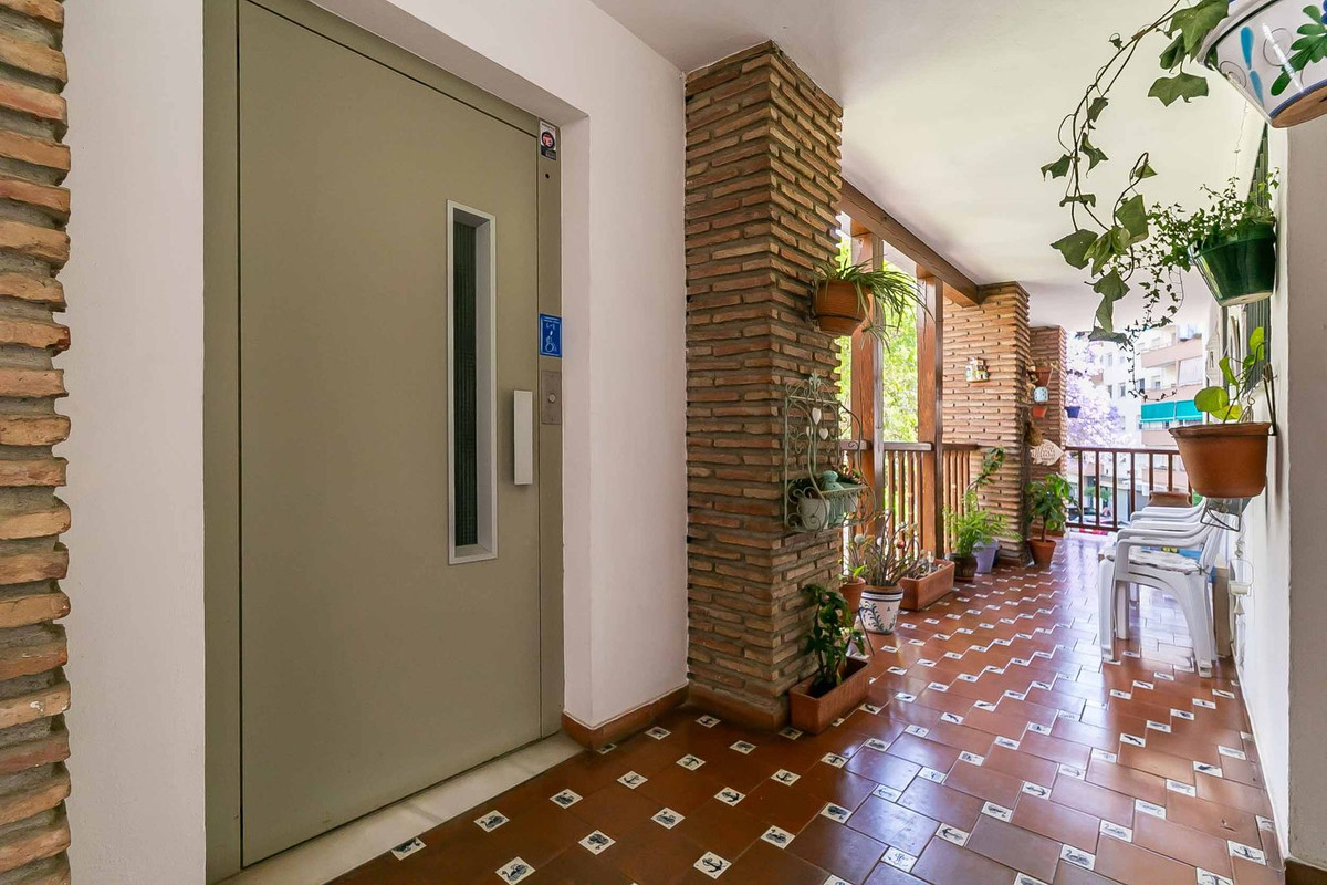 2 Bed Apartment for sale in Fuengirola Costa Del Sol, Málaga, Spain