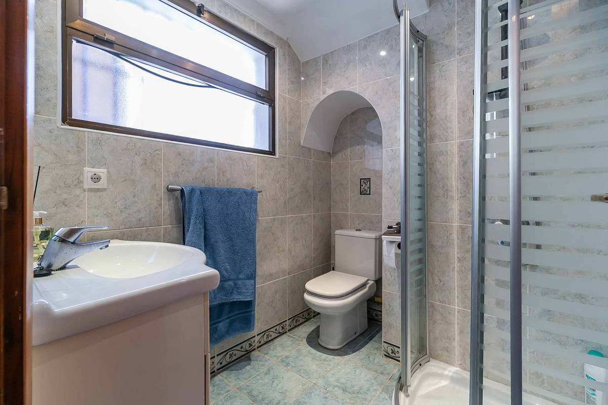 2 Bed Apartment for sale in Fuengirola Costa Del Sol, Málaga, Spain