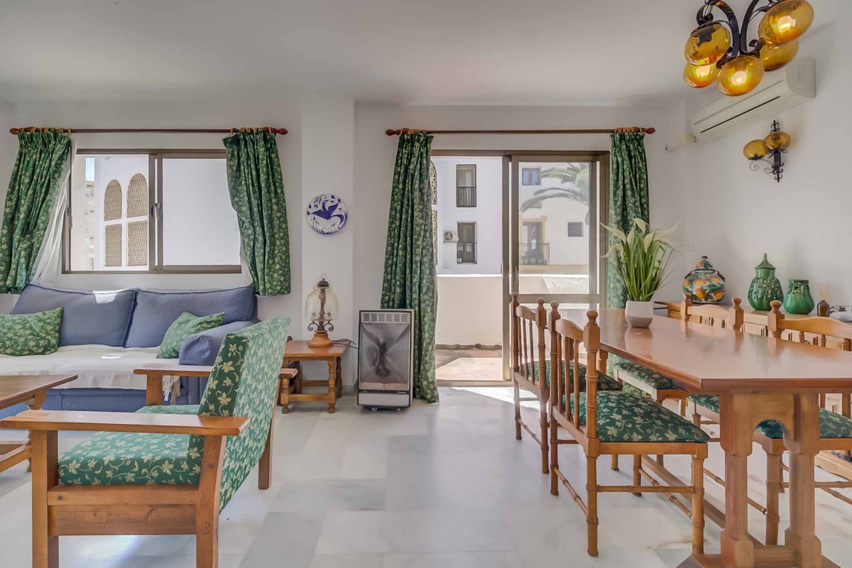 2 Bed Apartment for sale in Fuengirola Costa Del Sol, Málaga, Spain