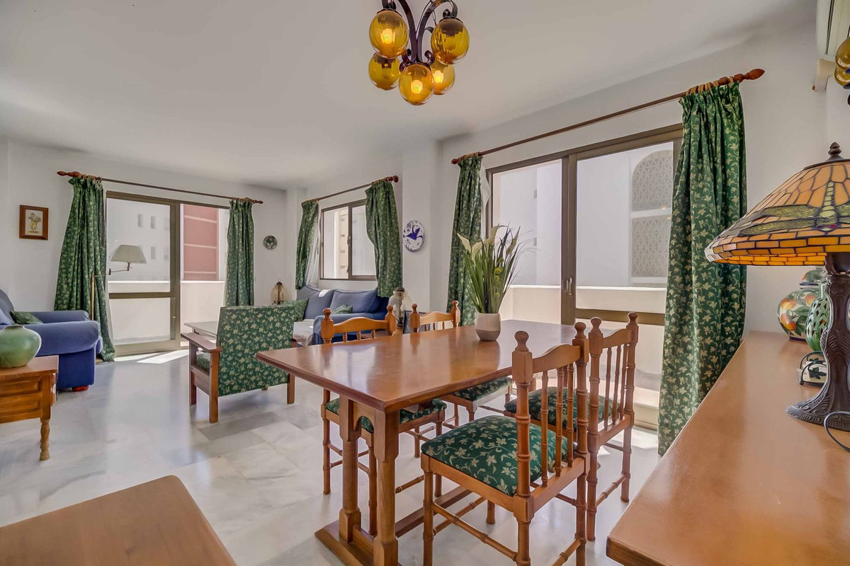 2 Bed Apartment for sale in Fuengirola Costa Del Sol, Málaga, Spain