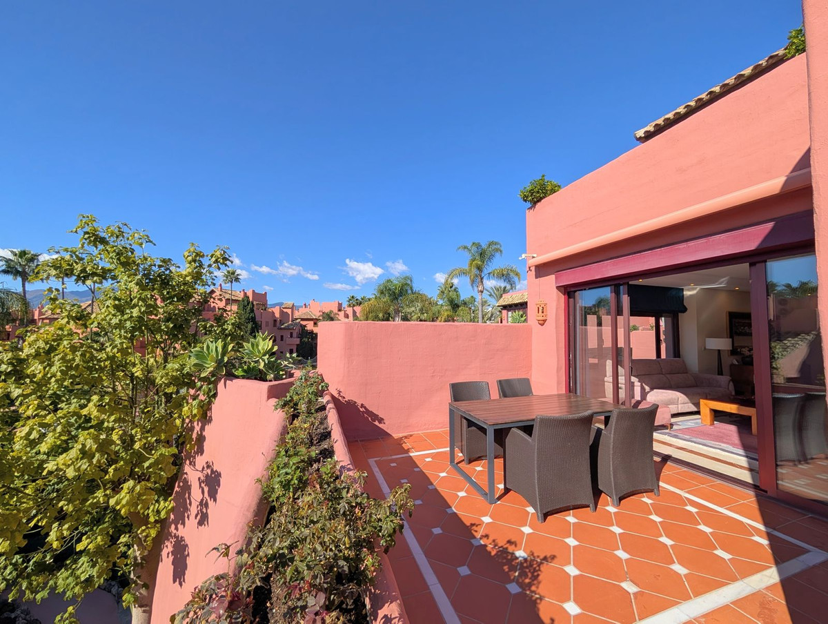 3 Bed Apartment for sale in New Golden Mile Costa Del Sol, Málaga, Spain