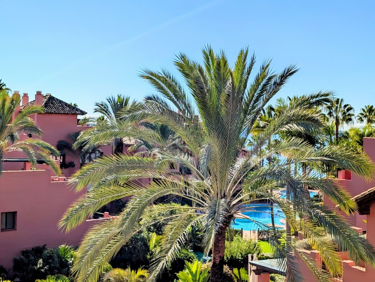 3 Bed Apartment for sale in New Golden Mile Costa Del Sol, Málaga, Spain