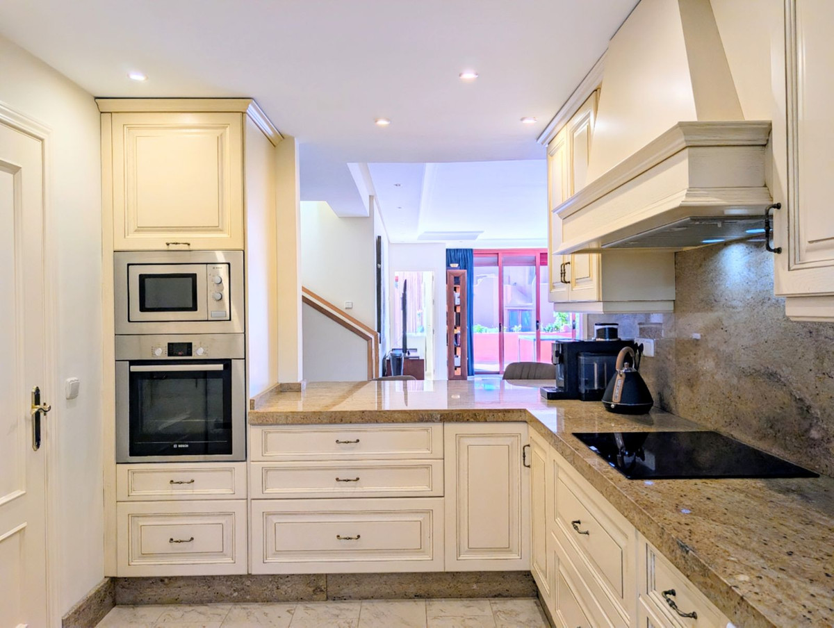 3 Bed Apartment for sale in New Golden Mile Costa Del Sol, Málaga, Spain