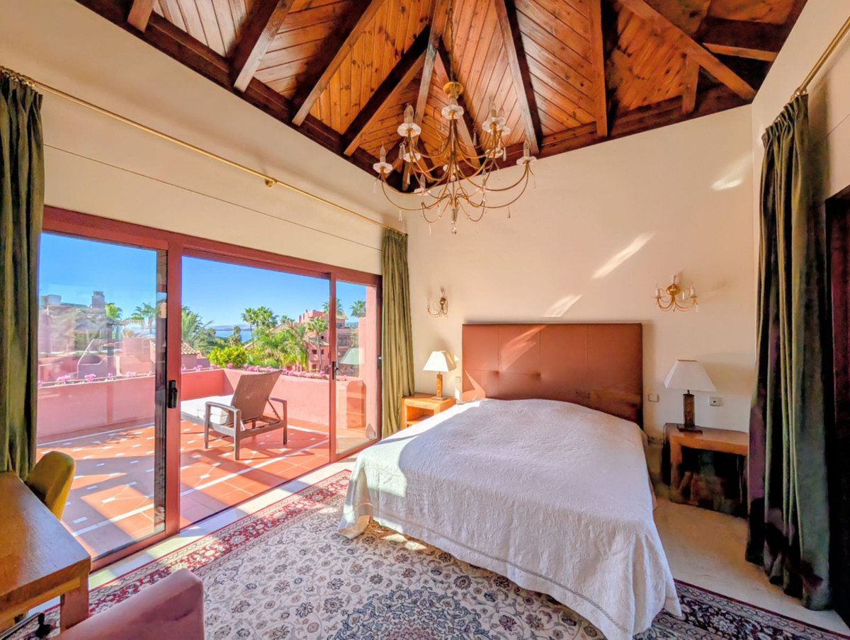 3 Bed Apartment for sale in New Golden Mile Costa Del Sol, Málaga, Spain