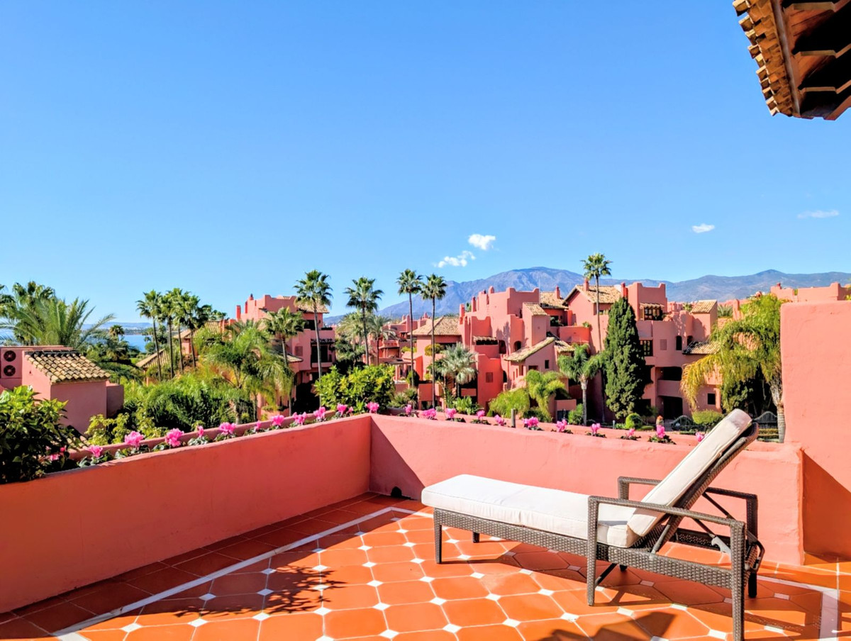 3 Bed Apartment for sale in New Golden Mile Costa Del Sol, Málaga, Spain