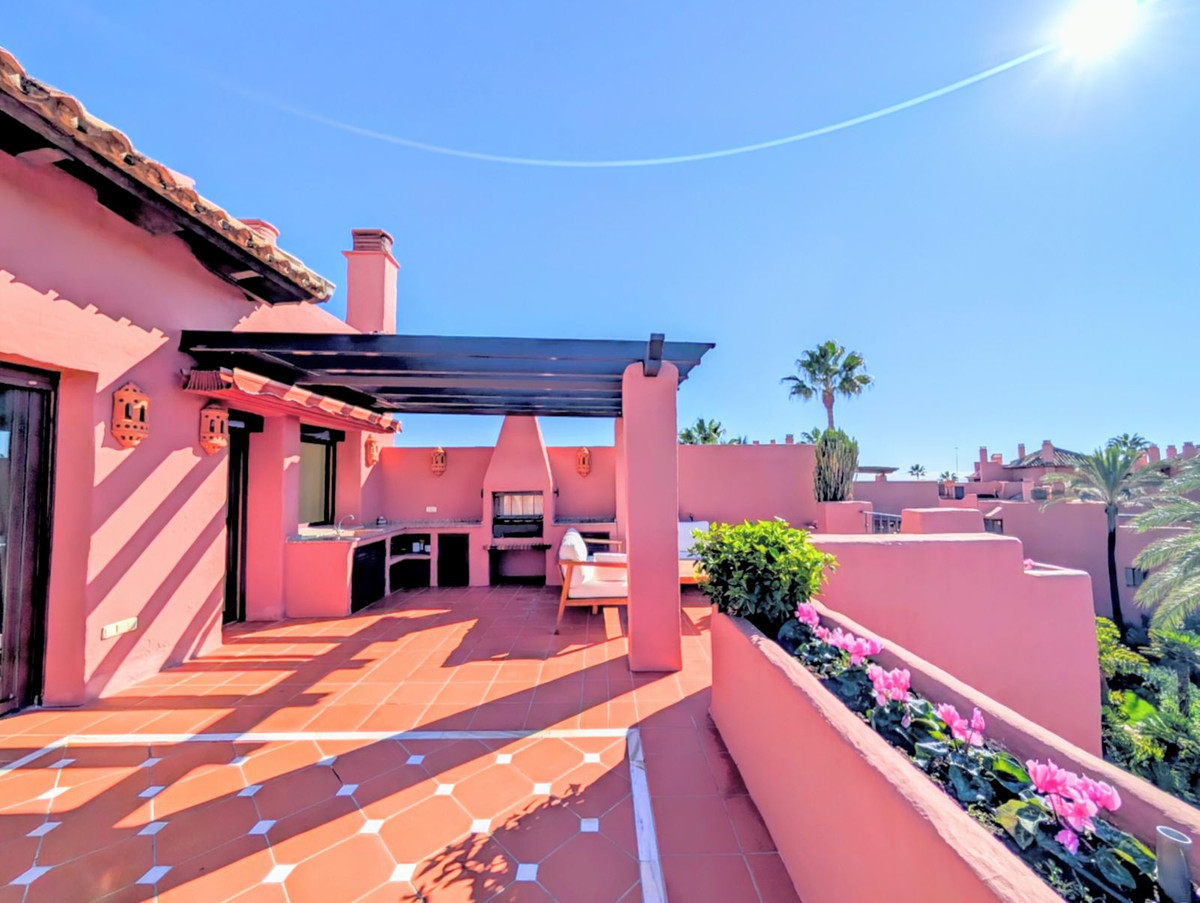 3 Bed Apartment for sale in New Golden Mile Costa Del Sol, Málaga, Spain