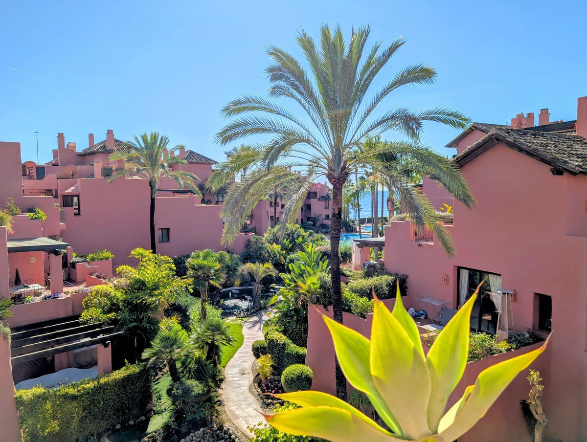 3 Bed Apartment for sale in New Golden Mile Costa Del Sol, Málaga, Spain