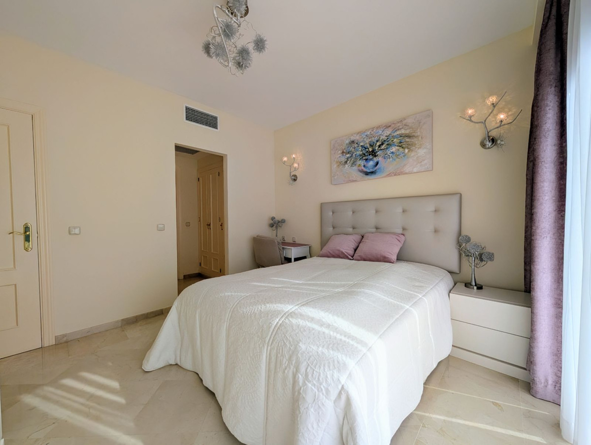 3 Bed Apartment for sale in New Golden Mile Costa Del Sol, Málaga, Spain
