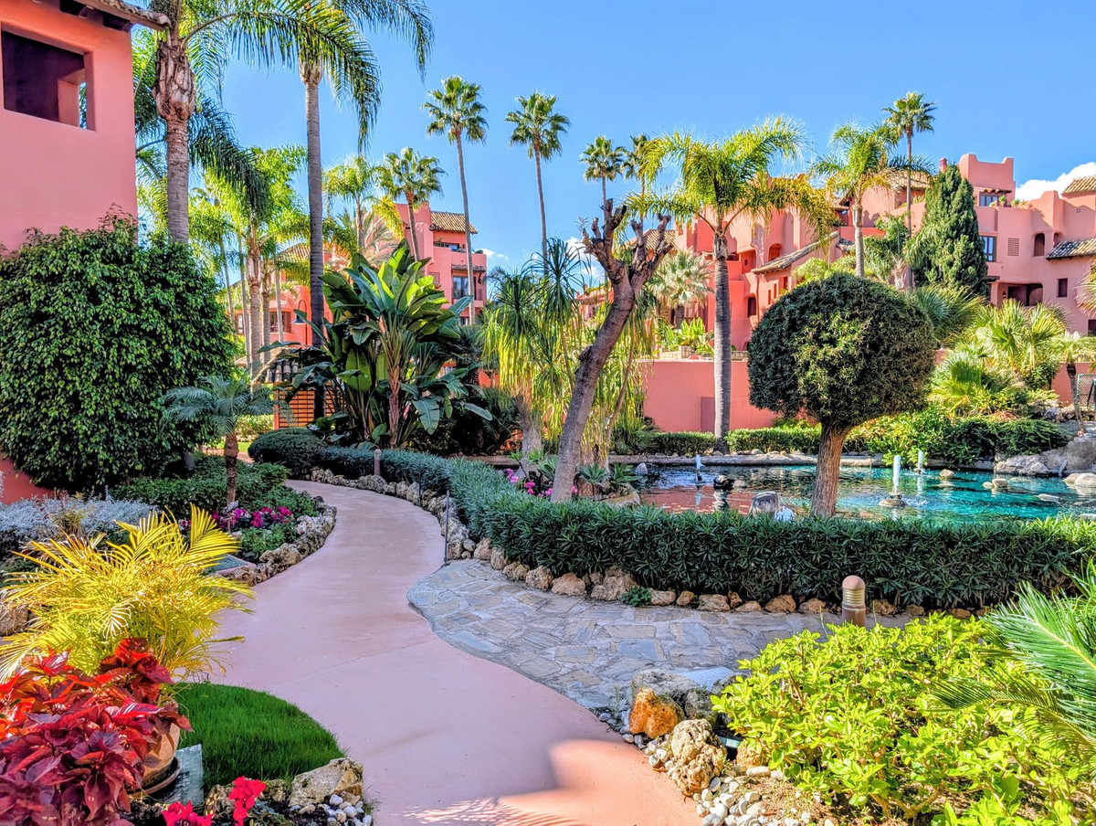 3 Bed Apartment for sale in New Golden Mile Costa Del Sol, Málaga, Spain
