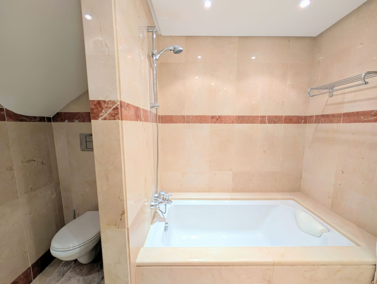 3 Bed Apartment for sale in New Golden Mile Costa Del Sol, Málaga, Spain