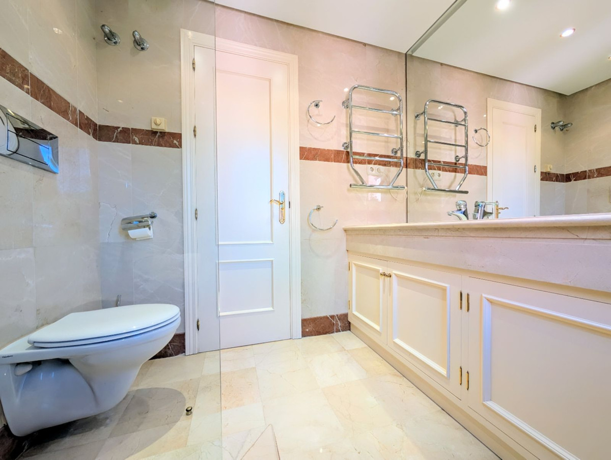 3 Bed Apartment for sale in New Golden Mile Costa Del Sol, Málaga, Spain
