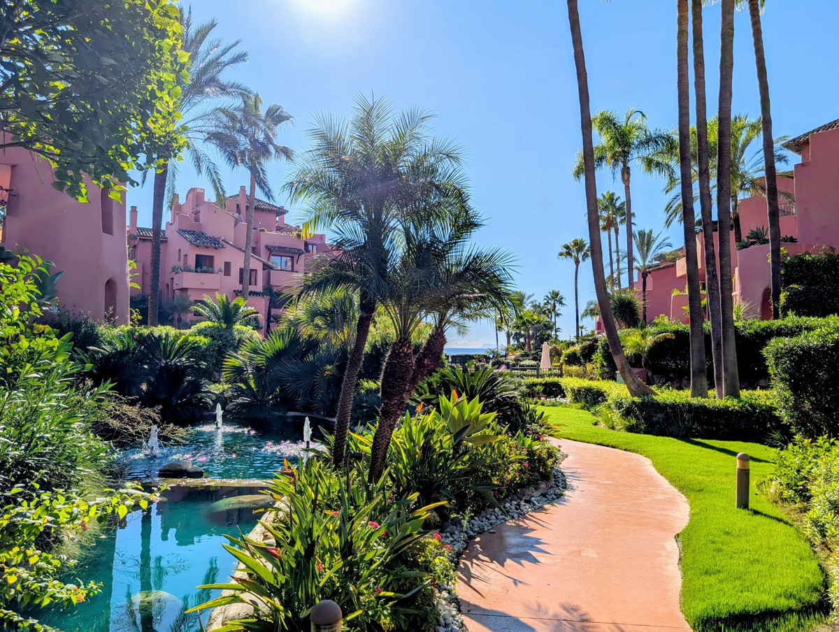 3 Bed Apartment for sale in New Golden Mile Costa Del Sol, Málaga, Spain