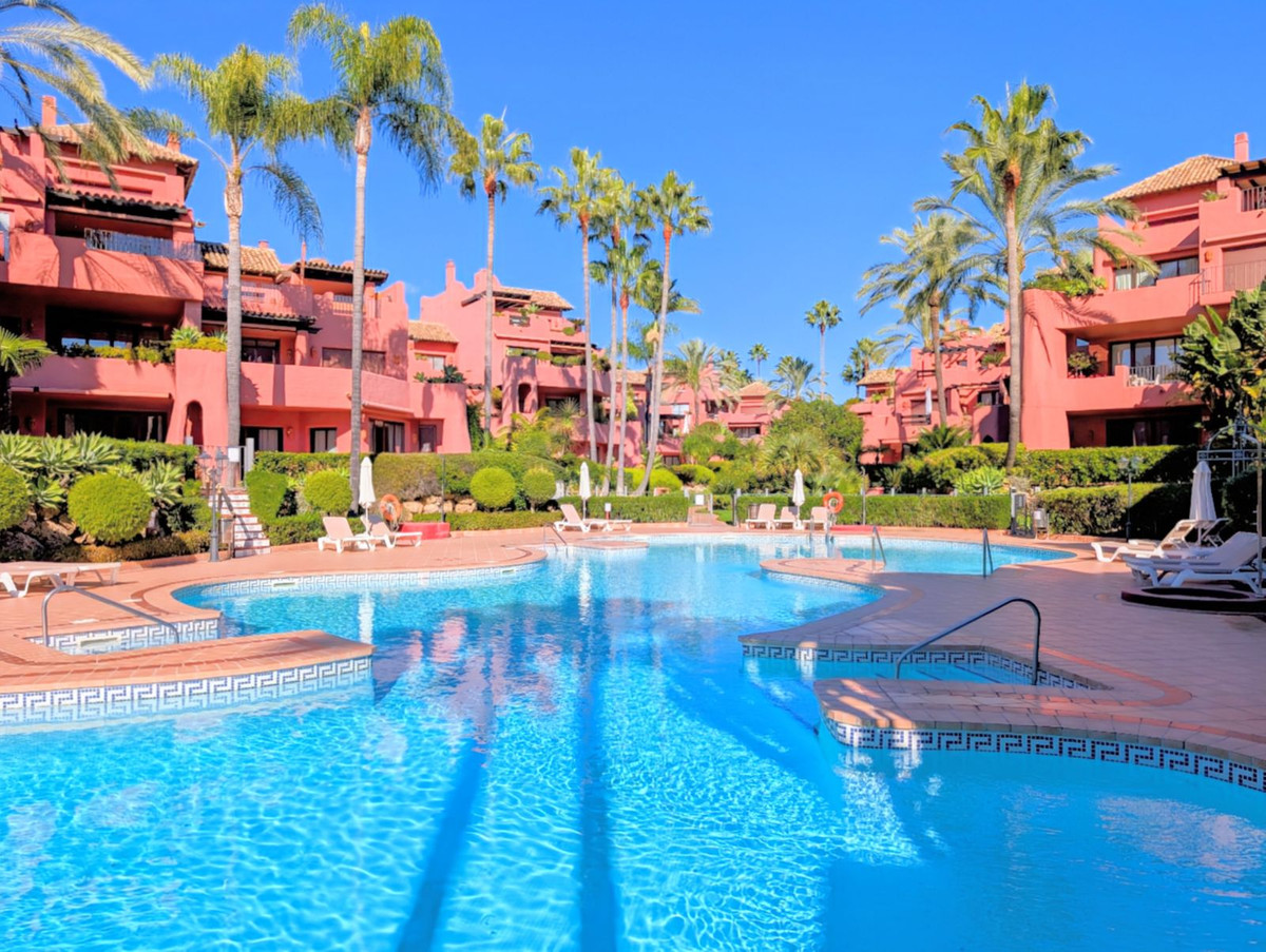 3 Bed Apartment for sale in New Golden Mile Costa Del Sol, Málaga, Spain