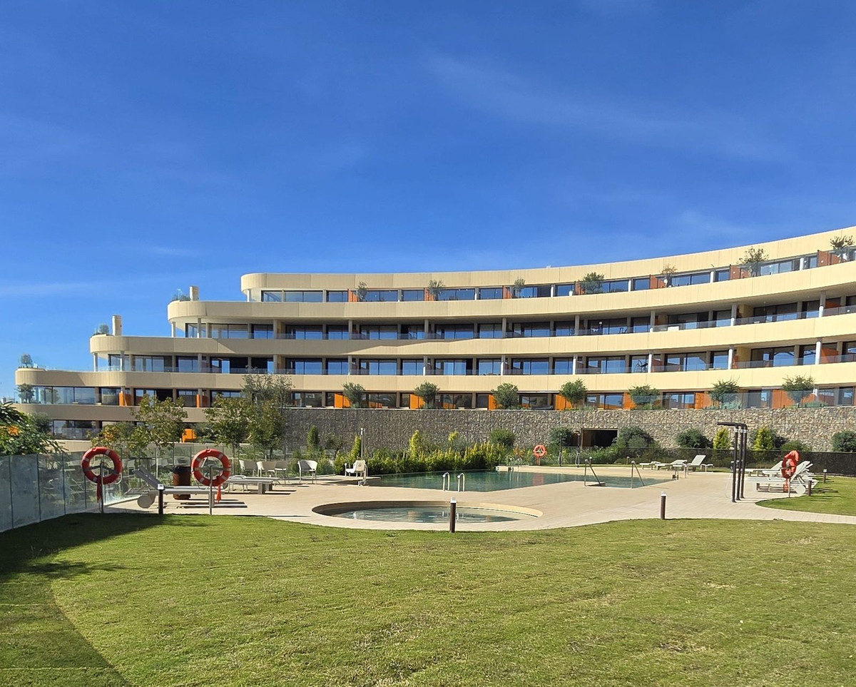 3 Bed Apartment for sale in Fuengirola Costa Del Sol, Málaga, Spain