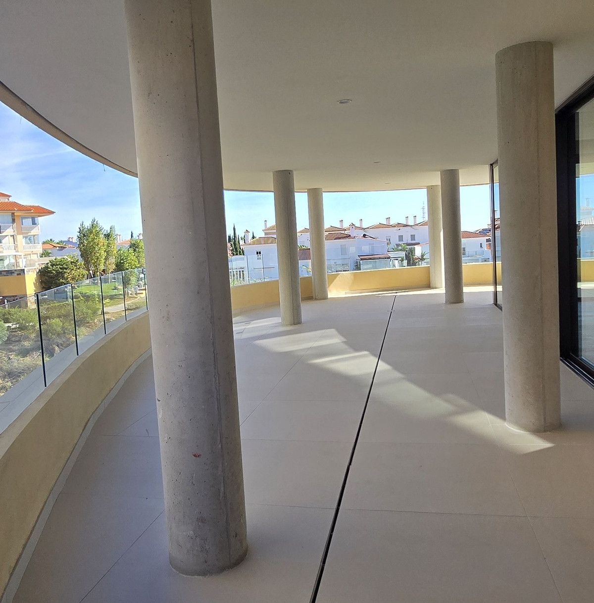3 Bed Apartment for sale in Fuengirola Costa Del Sol, Málaga, Spain