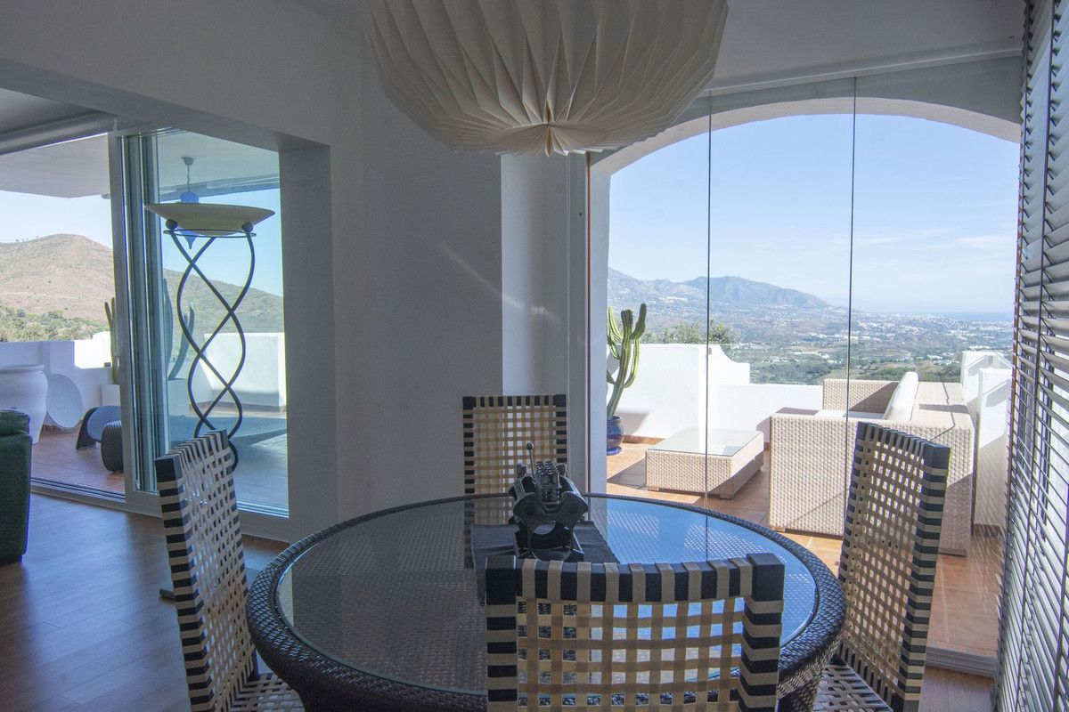 Se vende Apartamento Planta Media de 2 dormitorios en Costa Del Sol, Málaga, España