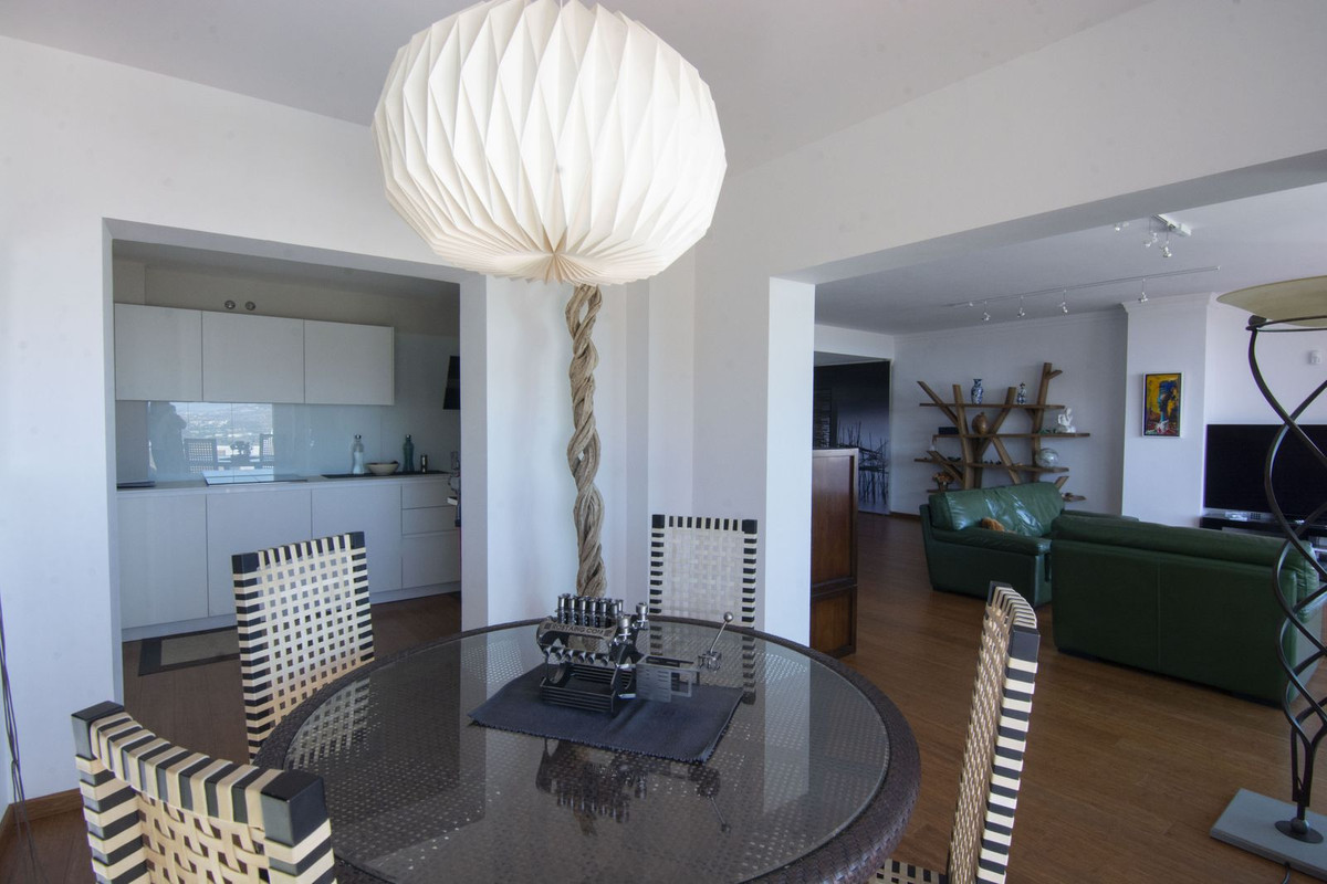 Se vende Apartamento Planta Media de 2 dormitorios en Costa Del Sol, Málaga, España