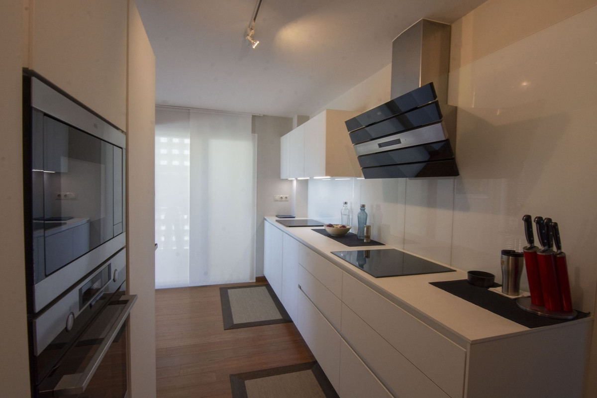 Se vende Apartamento Planta Media de 2 dormitorios en Costa Del Sol, Málaga, España