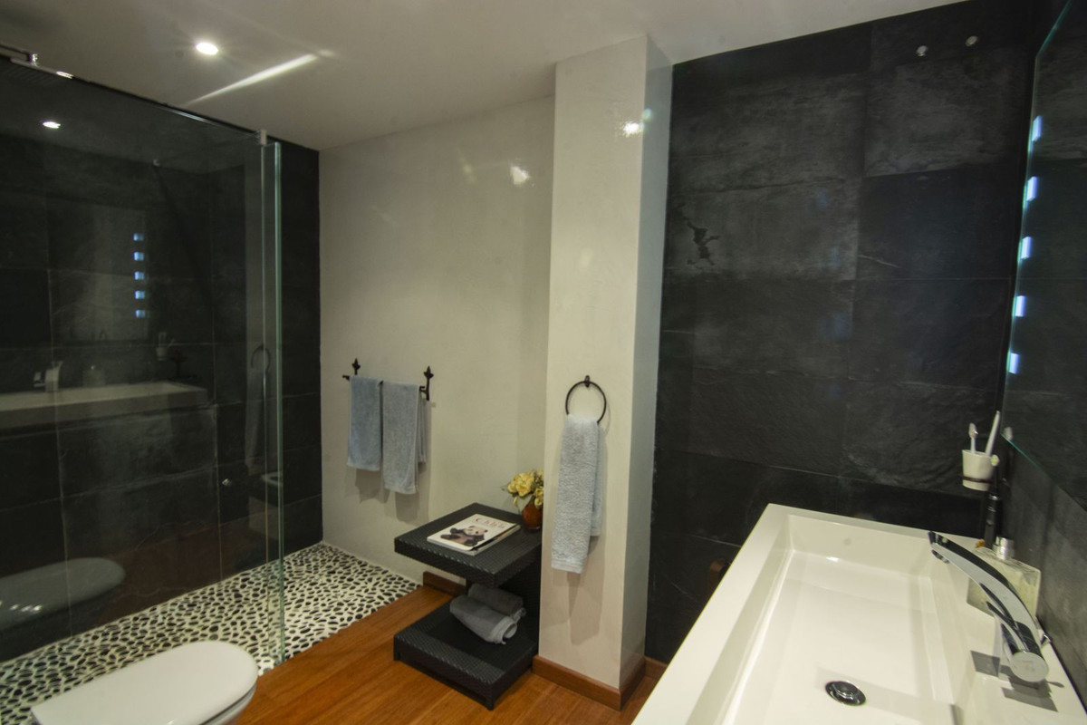 Se vende Apartamento Planta Media de 2 dormitorios en Costa Del Sol, Málaga, España