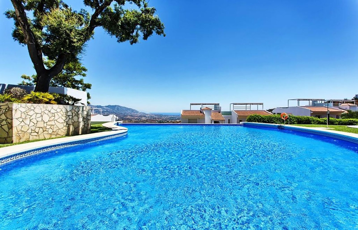 Se vende Apartamento Planta Media de 2 dormitorios en Costa Del Sol, Málaga, España