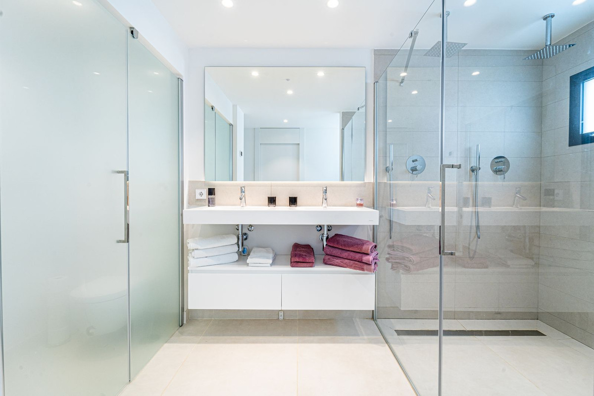 3 Bed Apartment for sale in Fuengirola Costa Del Sol, Málaga, Spain