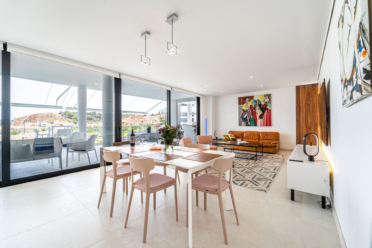 3 Bed Apartment for sale in Fuengirola Costa Del Sol, Málaga, Spain