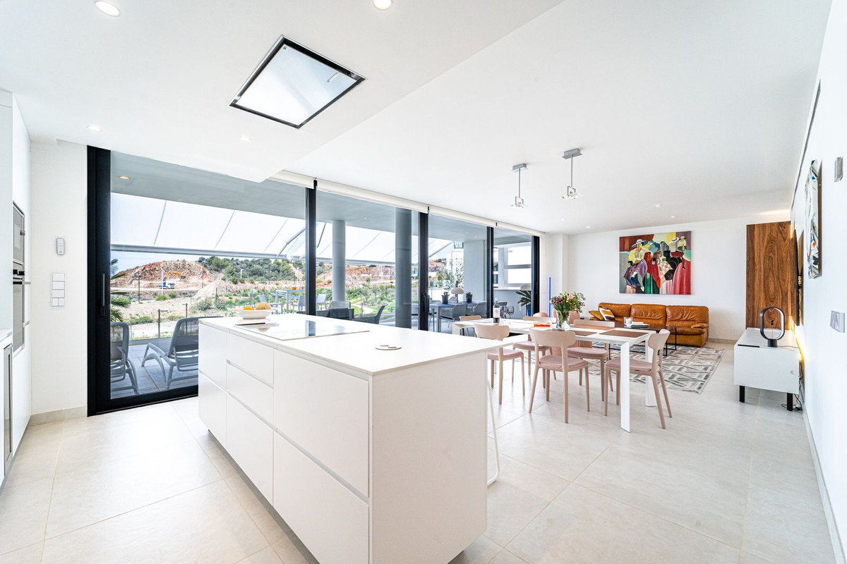 3 Bed Apartment for sale in Fuengirola Costa Del Sol, Málaga, Spain