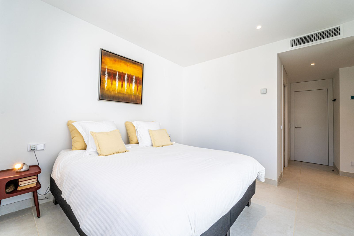 3 Bed Apartment for sale in Fuengirola Costa Del Sol, Málaga, Spain