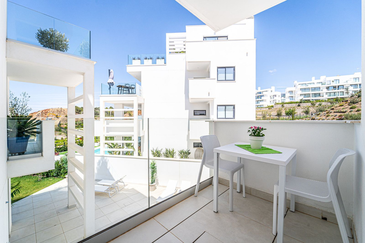 3 Bed Apartment for sale in Fuengirola Costa Del Sol, Málaga, Spain