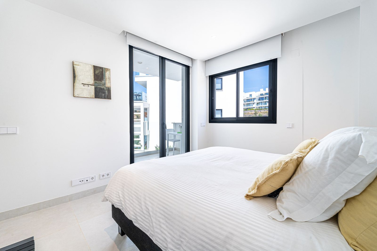 3 Bed Apartment for sale in Fuengirola Costa Del Sol, Málaga, Spain