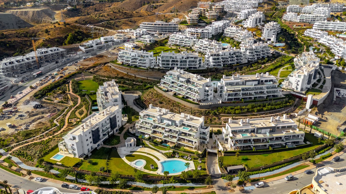 3 Bed Apartment for sale in Fuengirola Costa Del Sol, Málaga, Spain