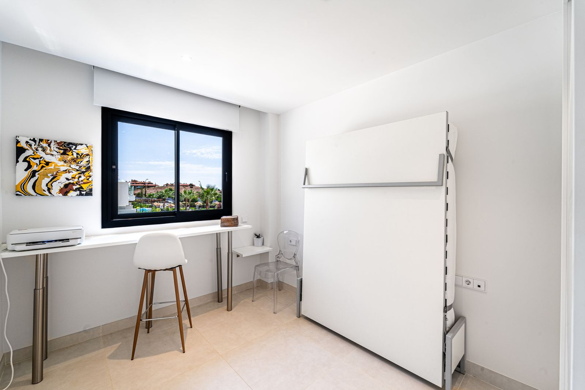 3 Bed Apartment for sale in Fuengirola Costa Del Sol, Málaga, Spain