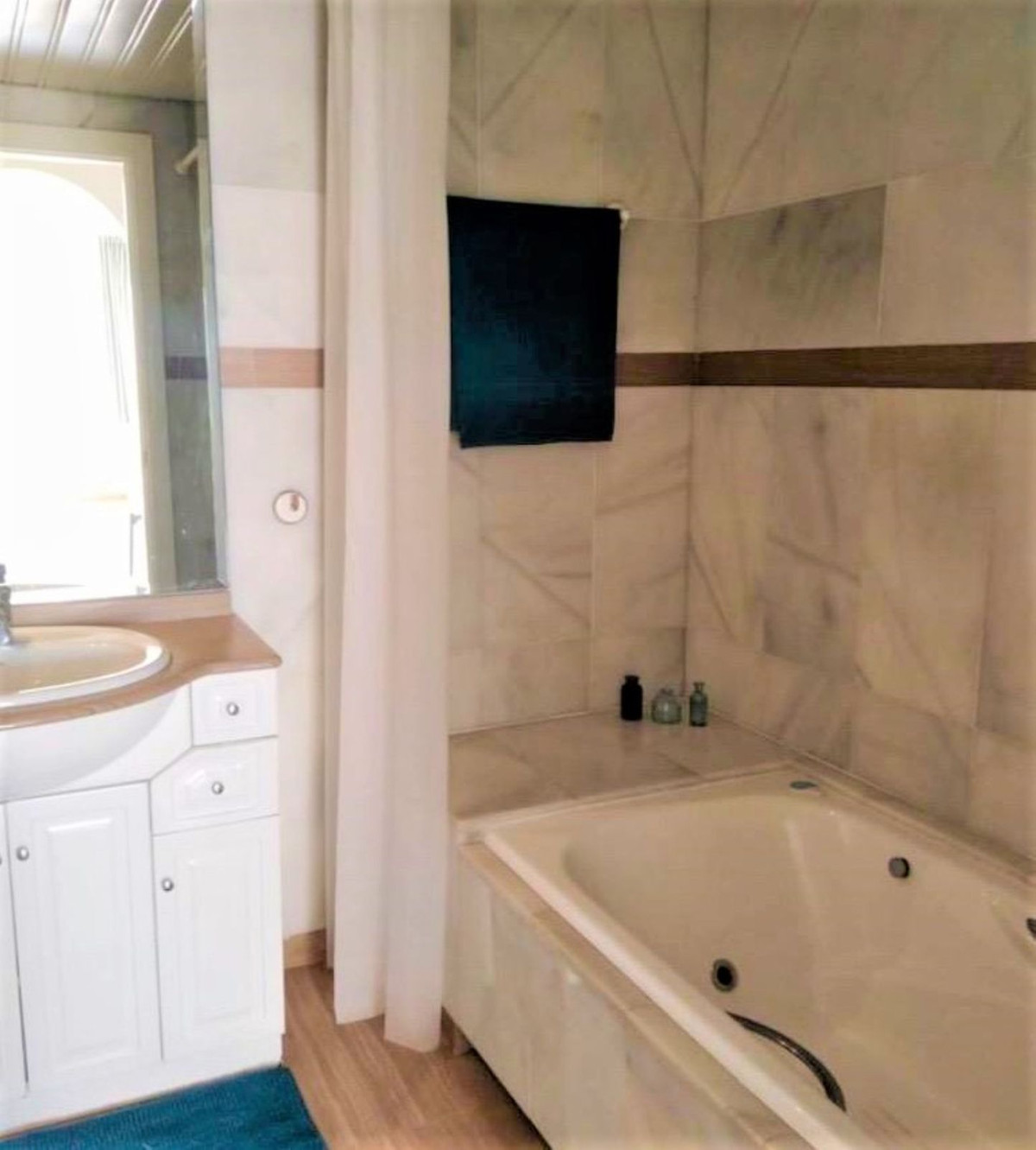 3 Bed Apartment for sale in Benalmadena Costa Costa Del Sol, Málaga, Spain