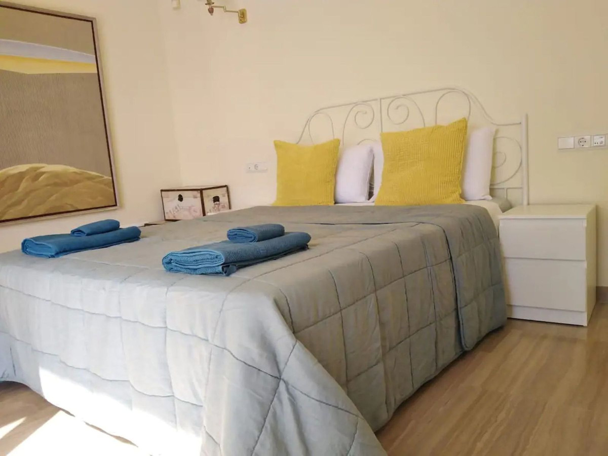 3 Bed Apartment for sale in Benalmadena Costa Costa Del Sol, Málaga, Spain