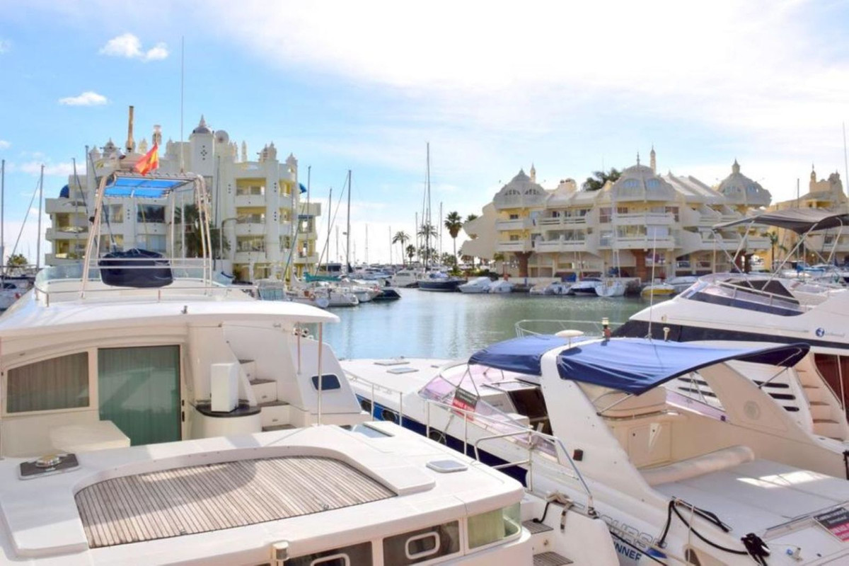 3 Bed Apartment for sale in Benalmadena Costa Costa Del Sol, Málaga, Spain
