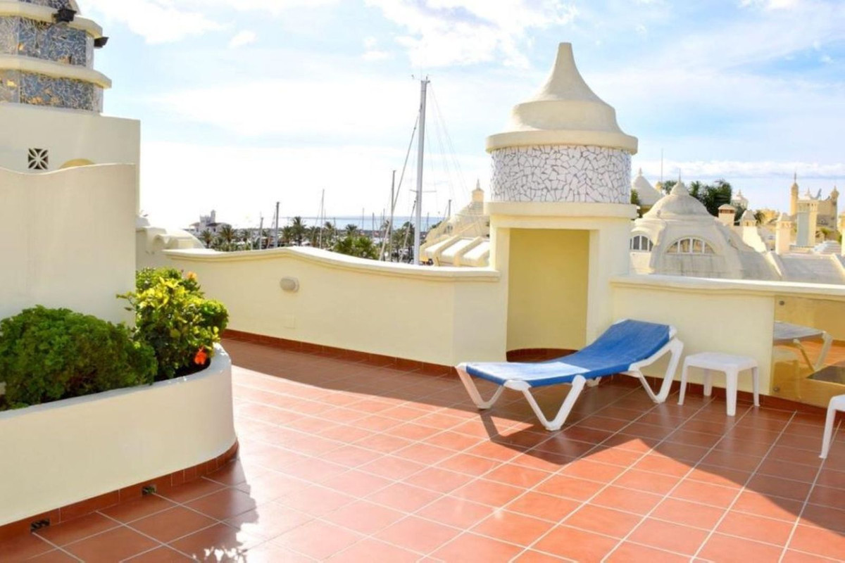 3 Bed Apartment for sale in Benalmadena Costa Costa Del Sol, Málaga, Spain