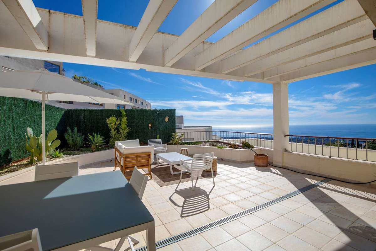 3 Bed Apartment for sale in Altos De Los Monteros Costa Del Sol, Málaga, Spain