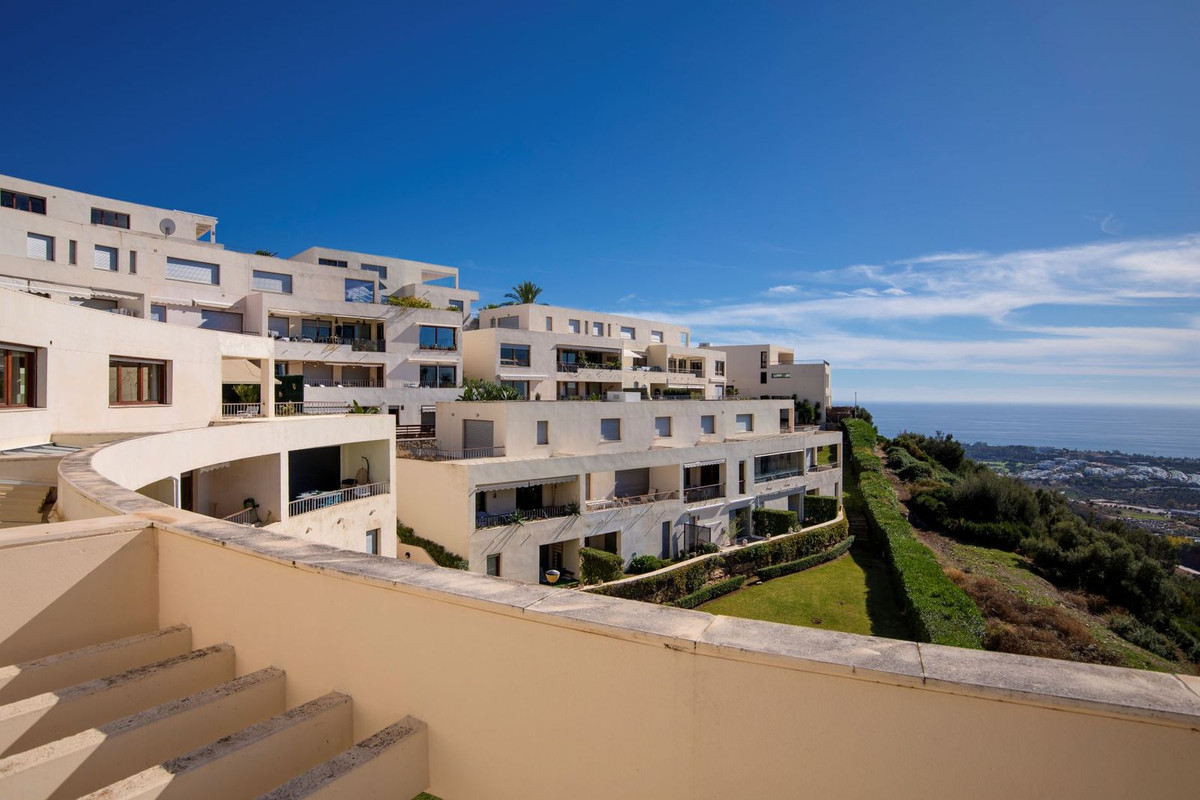 3 Bed Apartment for sale in Altos De Los Monteros Costa Del Sol, Málaga, Spain