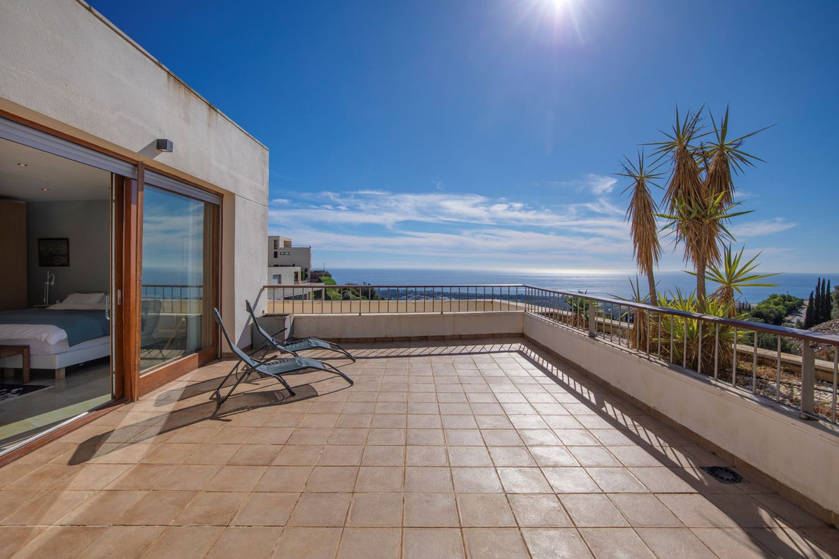 3 Bed Apartment for sale in Altos De Los Monteros Costa Del Sol, Málaga, Spain