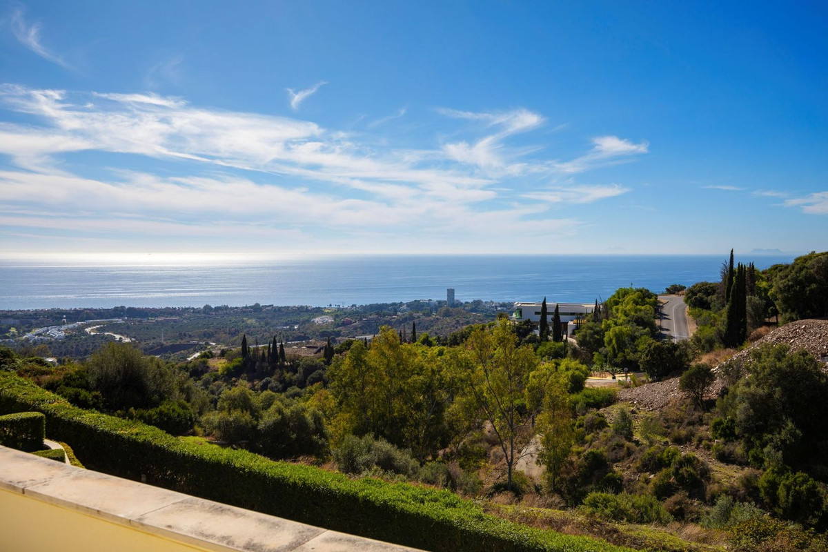 3 Bed Apartment for sale in Altos De Los Monteros Costa Del Sol, Málaga, Spain