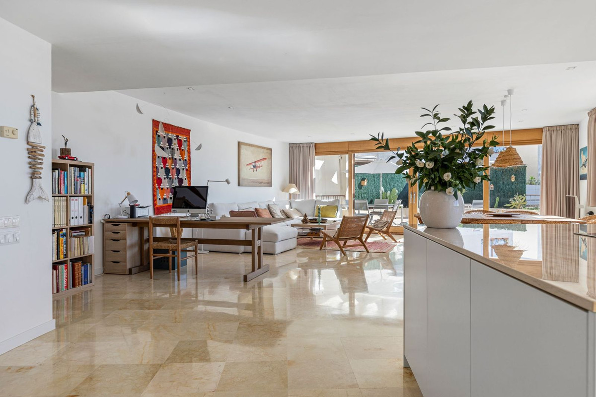 3 Bed Apartment for sale in Altos De Los Monteros Costa Del Sol, Málaga, Spain