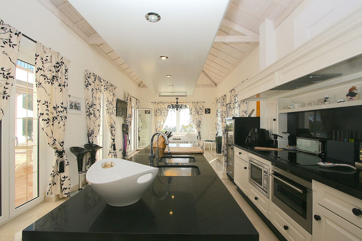 4 Bed Townhouse for sale in Mijas Costa Del Sol, Málaga, Spain