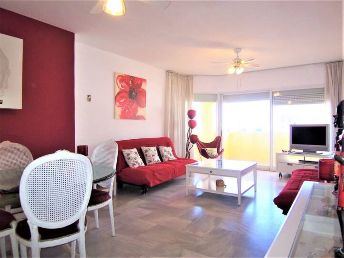 Se vende Apartamento Planta Media de 2 dormitorios en Costa Del Sol, Málaga, España