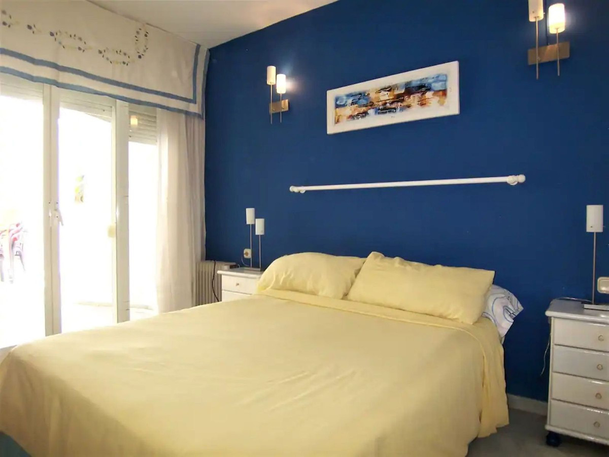 Se vende Apartamento Planta Media de 2 dormitorios en Costa Del Sol, Málaga, España