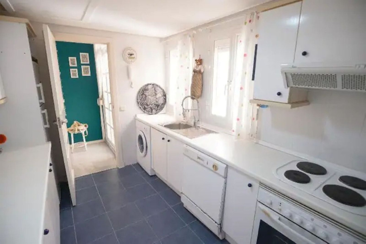 Se vende Apartamento Planta Media de 2 dormitorios en Costa Del Sol, Málaga, España
