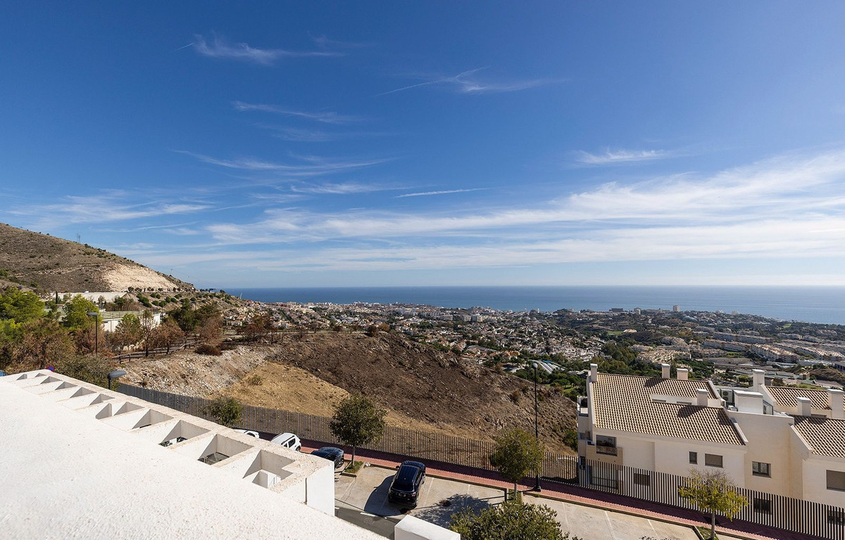 3 Bed Apartment for sale in Benalmadena Costa Del Sol, Málaga, Spain
