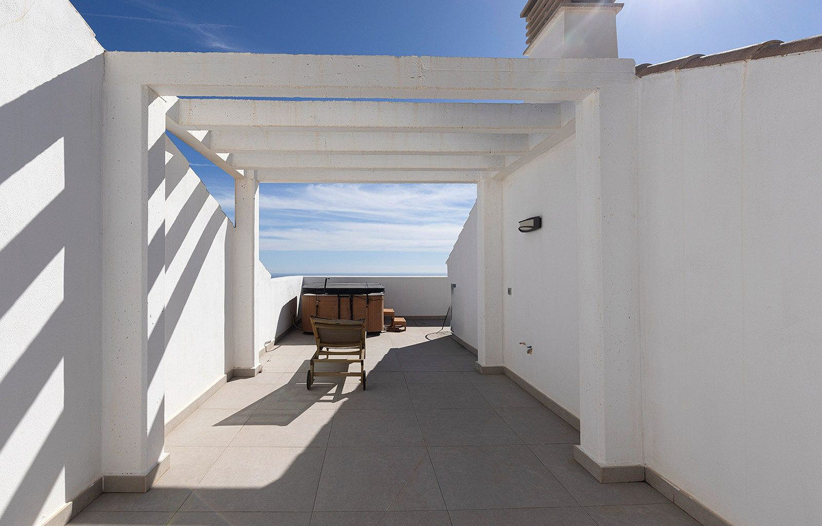 3 Bed Apartment for sale in Benalmadena Costa Del Sol, Málaga, Spain